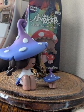 Moogutong Little Mushroom Girl purple lilac  sealed bag, 2pc mushroom NEW